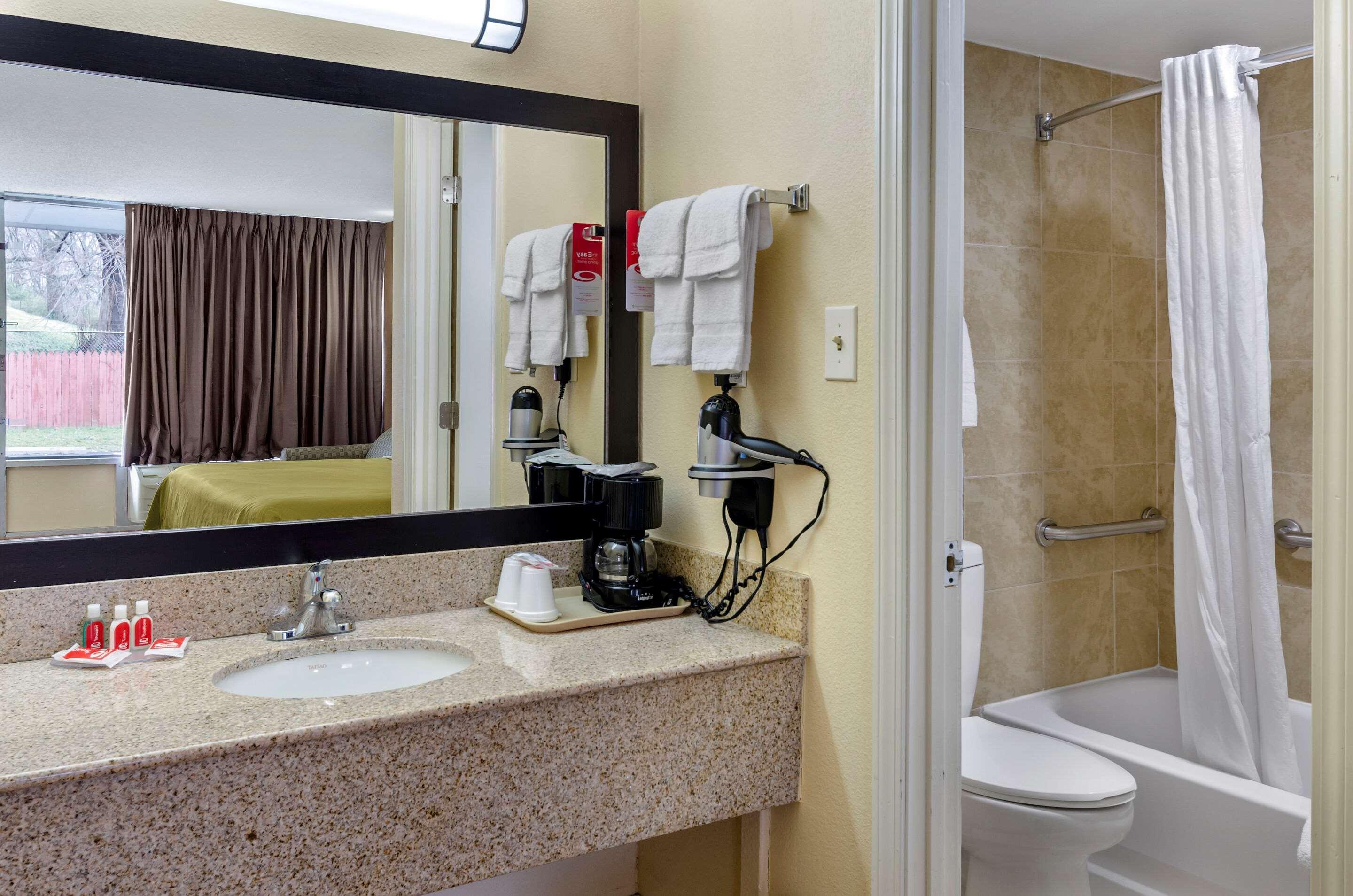 Econo Lodge Civic Center Roanoke Ngoại thất bức ảnh